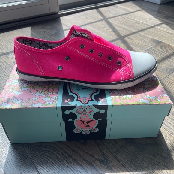 Chinese Laundry Carbon Canvas Sneakers - Picture 3 of 7